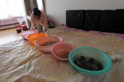 长安楼上漏水，住户失联，小区没物管，业主维权难！律师来支招……